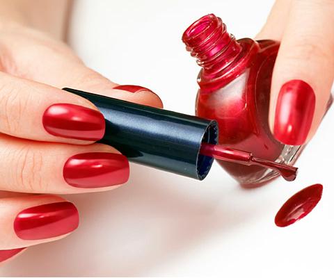 با این روش لاک ناخن خود را سریع خشک کنید